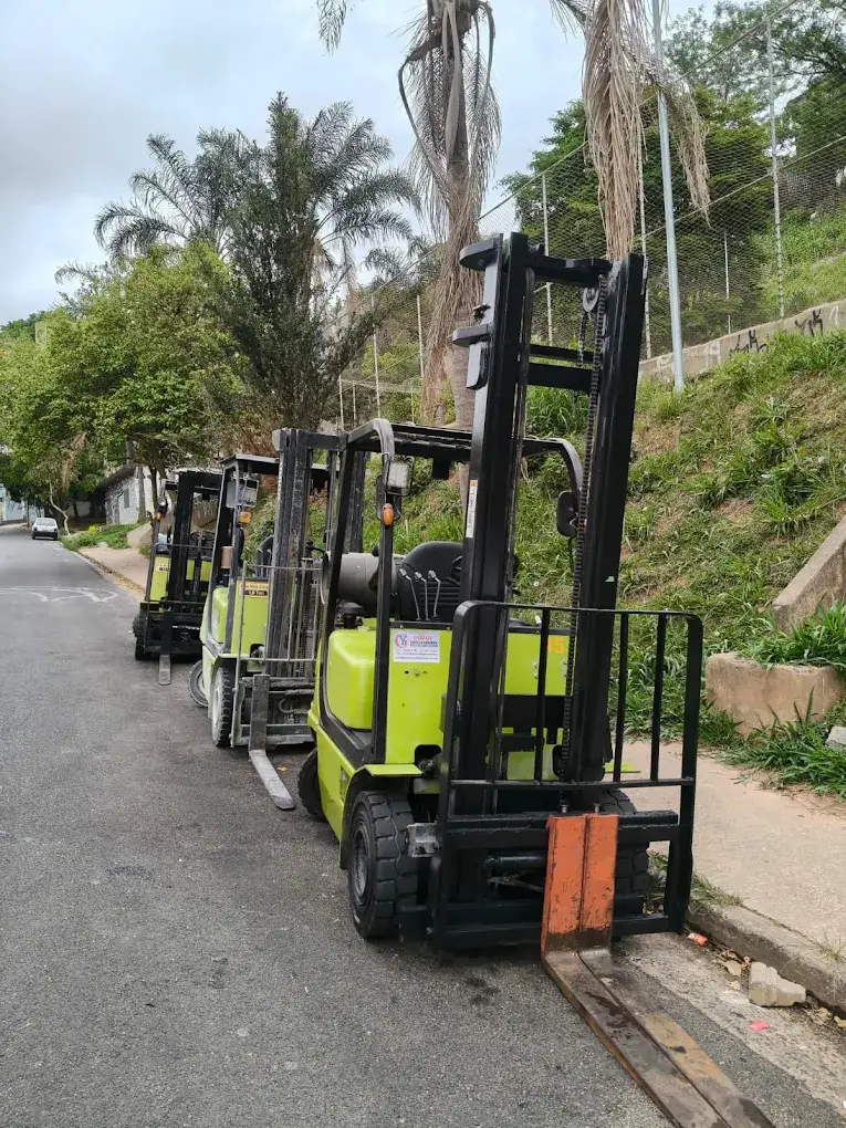 Frota de empilhadeiras disponível para locação na Godoy